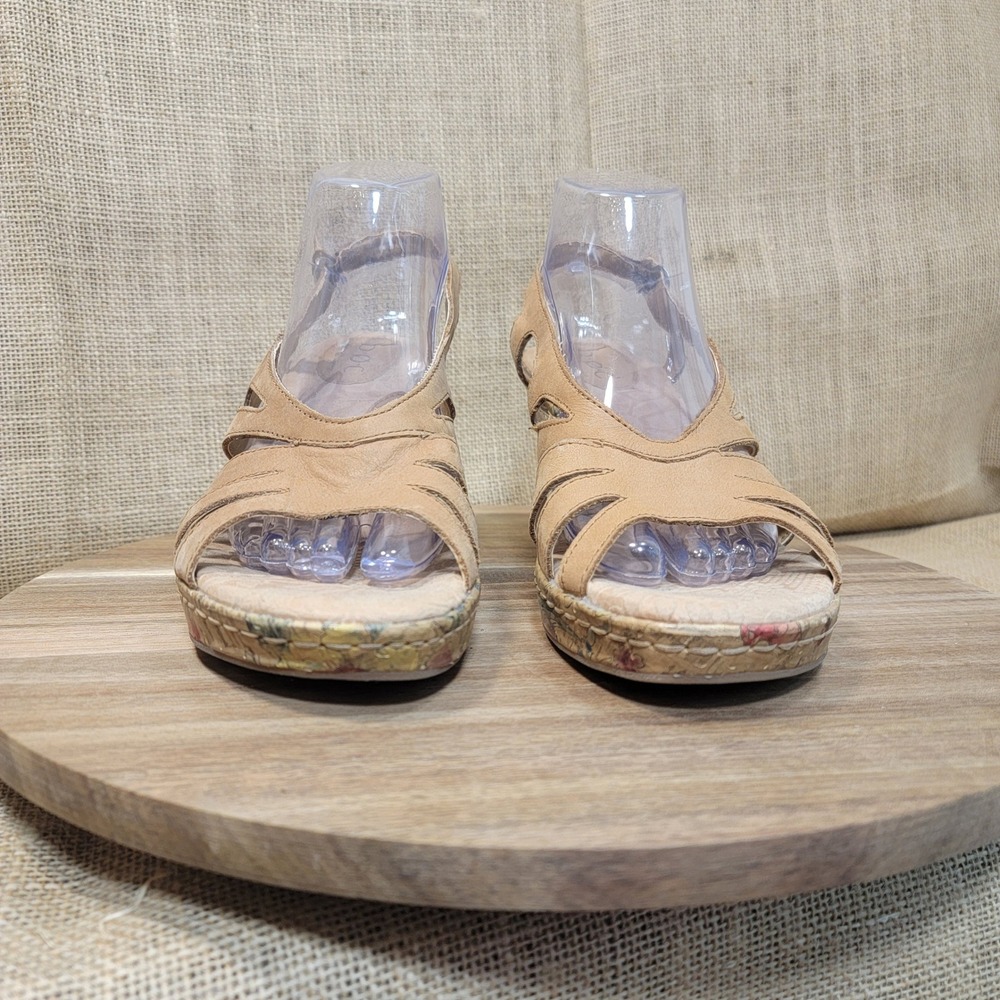BOC Born Sandals Floral Wedge Heels Tan Leather Slingback Women's Size 10 Boho - Picture 2 of 11